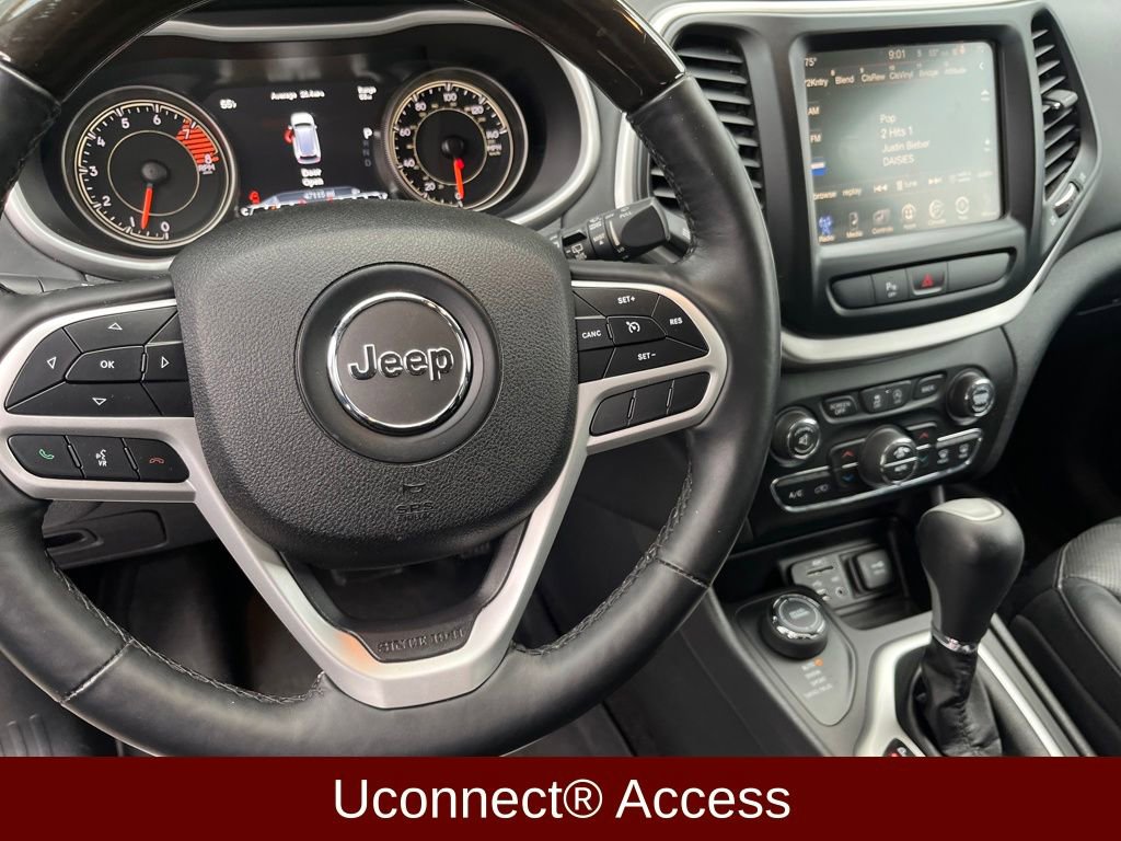 Used 2017 Jeep Cherokee Overland image 11