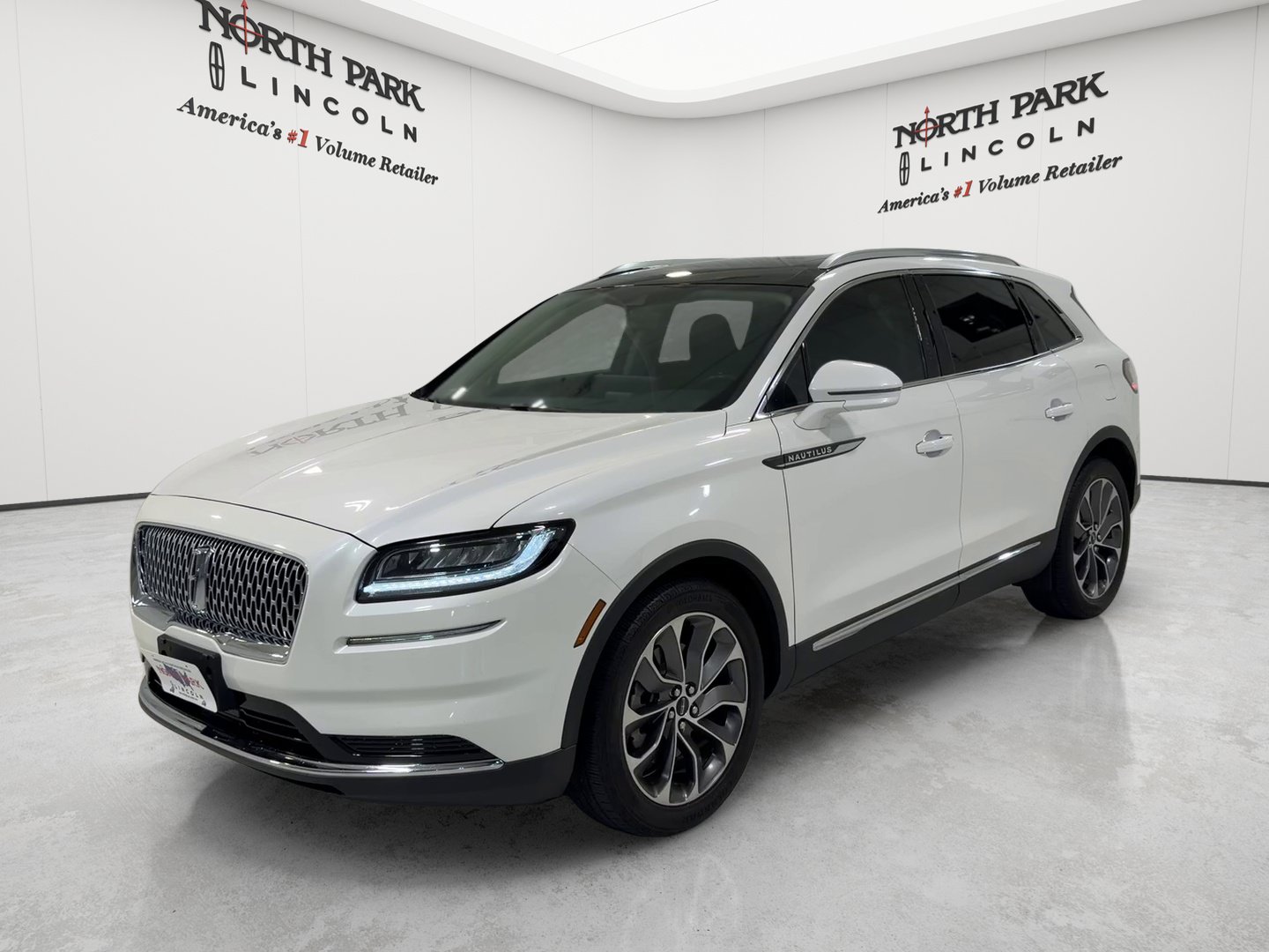 Certified 2022 Lincoln Nautilus Reserve FWD image 1