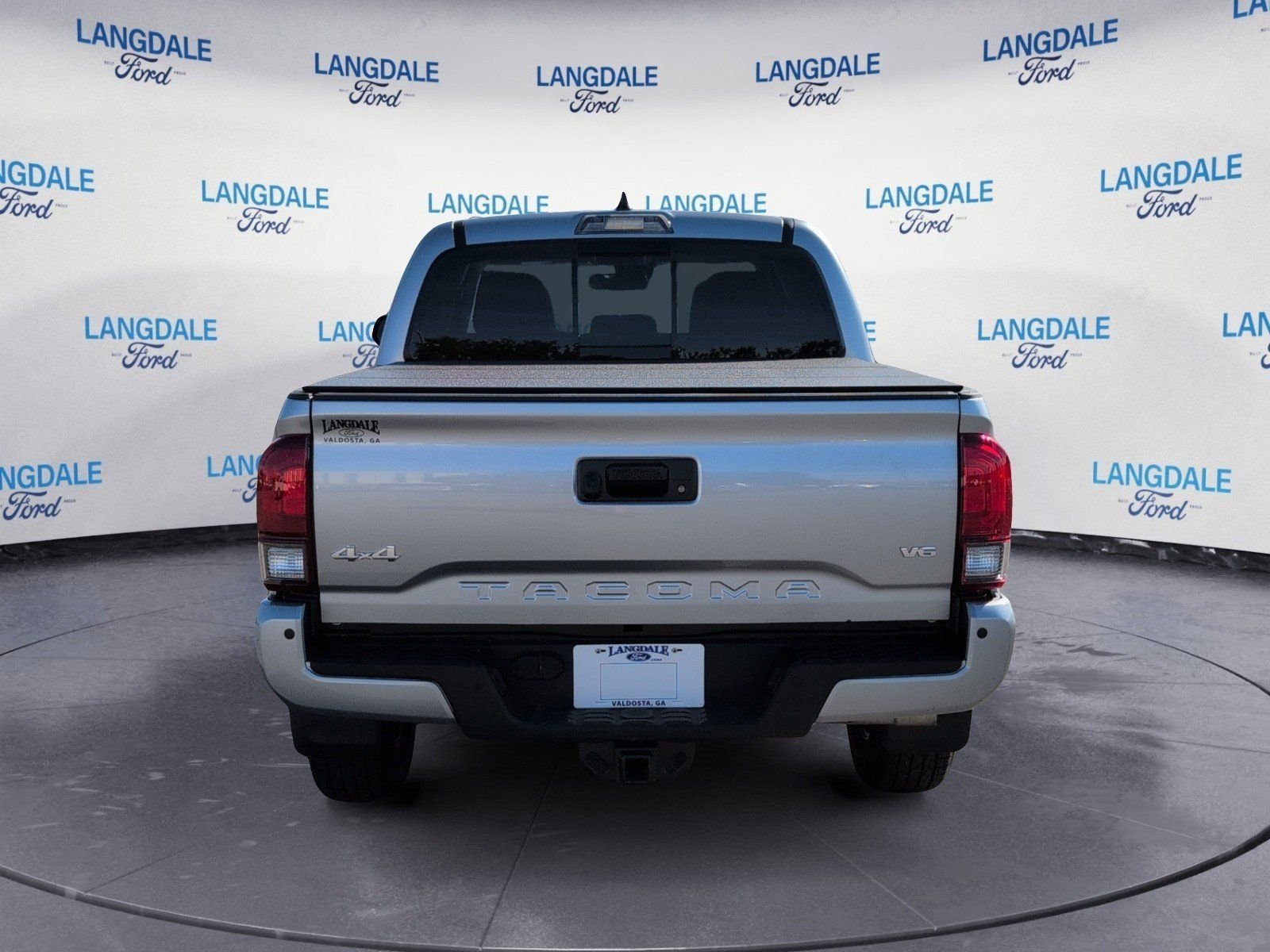 Used 2023 Toyota Tacoma SR5 AWD/4WD image 8