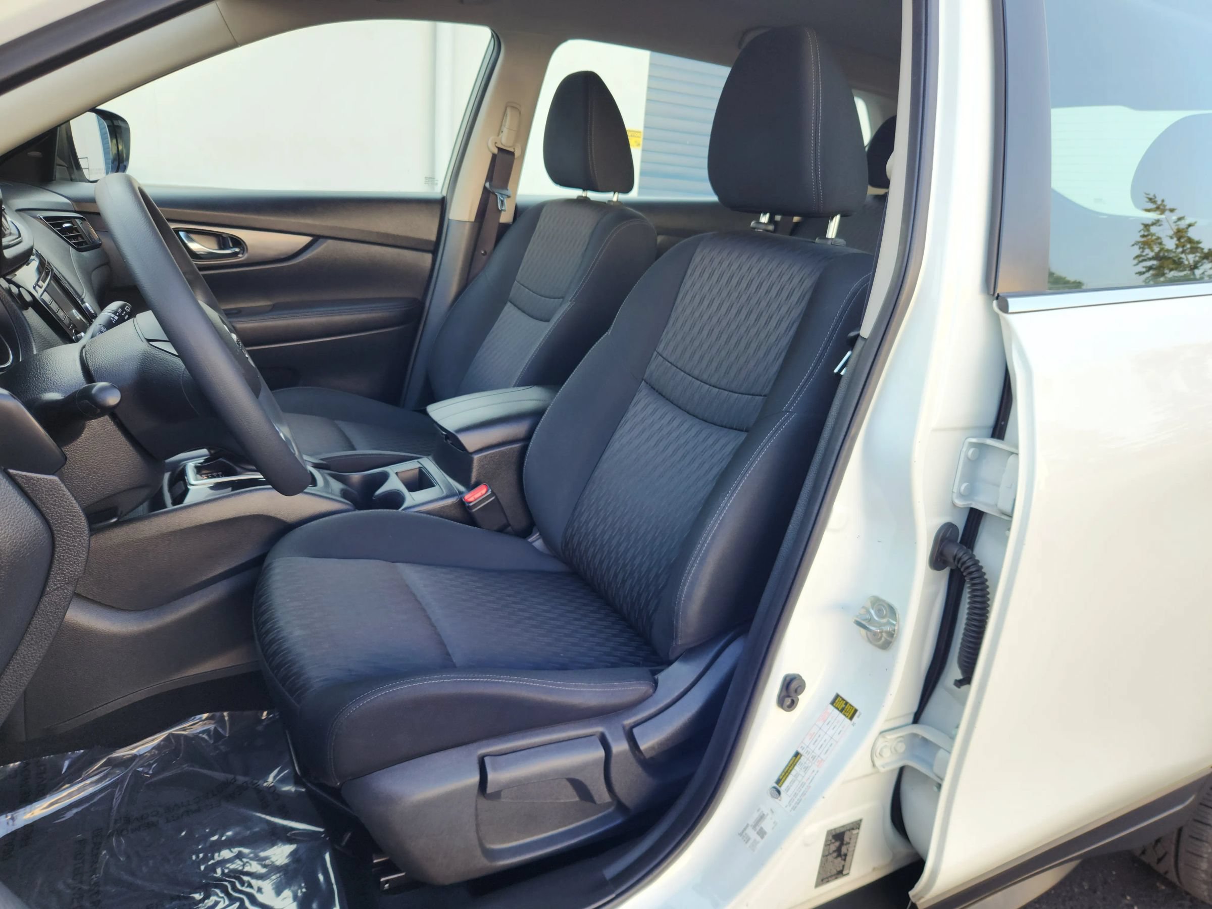 Used 2018 Nissan Rogue S AWD/4WD image 8