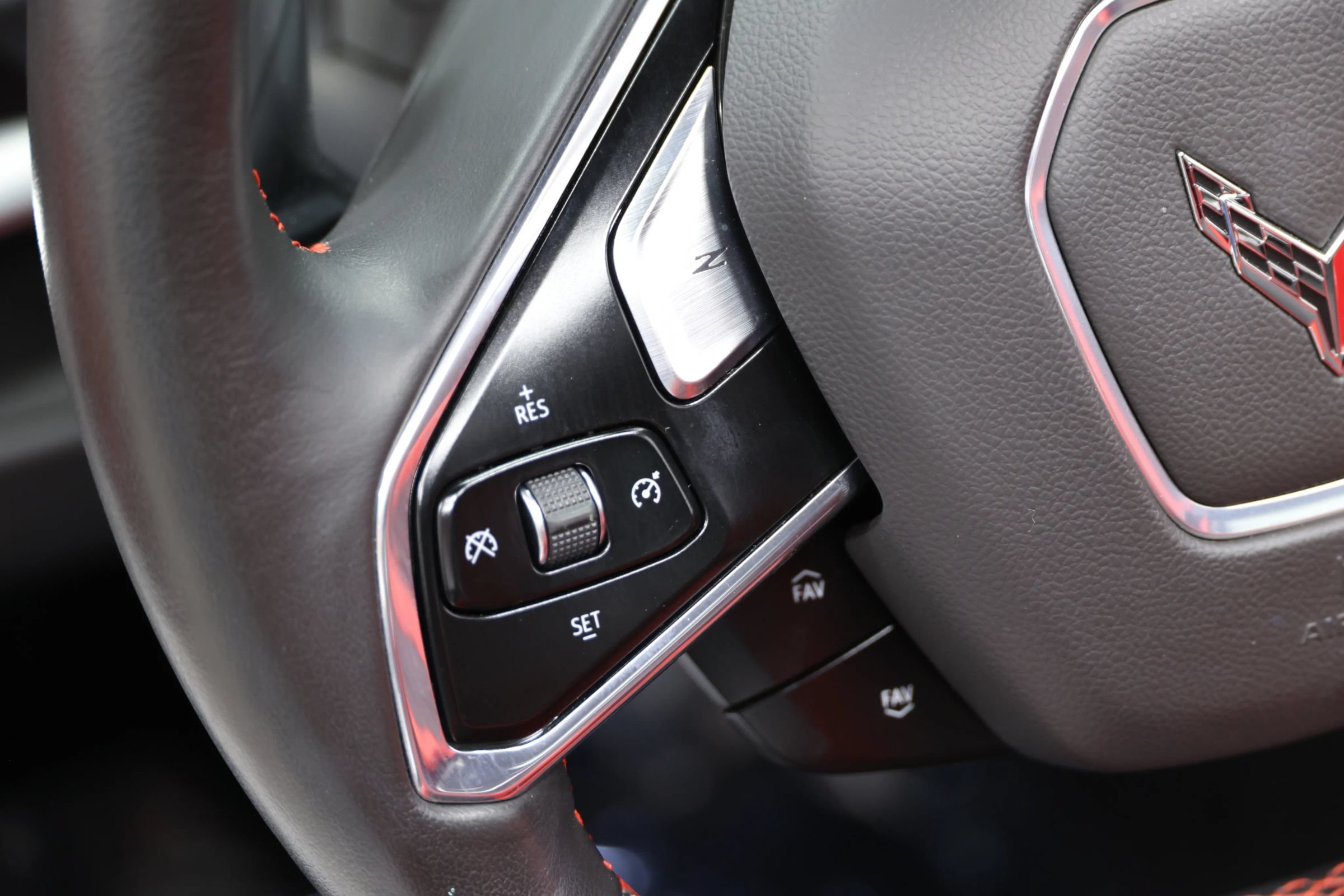 Used 2020 Chevrolet Corvette Stingray Preferred Cpe w/ 2LT Preferred Equipment Group RWD image 31