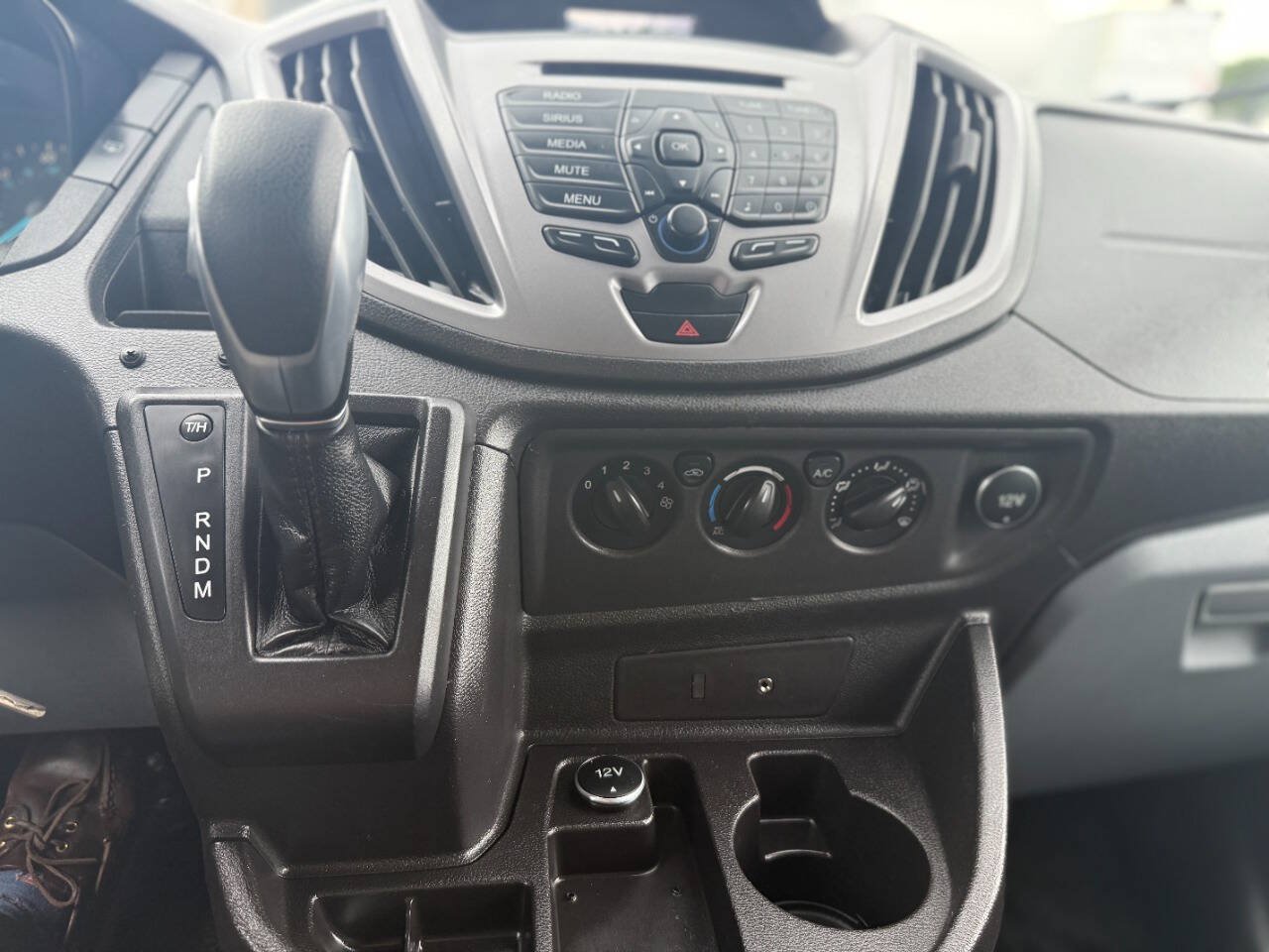 Used 2016 Ford Transit 150 XLT RWD image 23