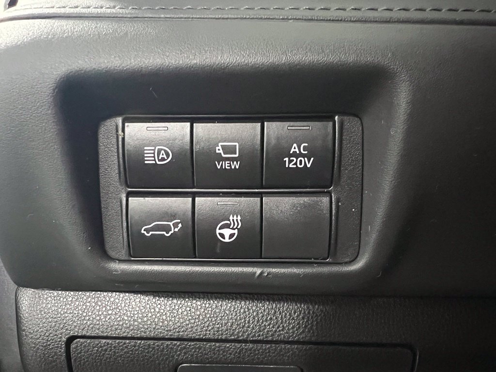 Used 2023 Toyota Highlander Limited AWD/4WD image 40