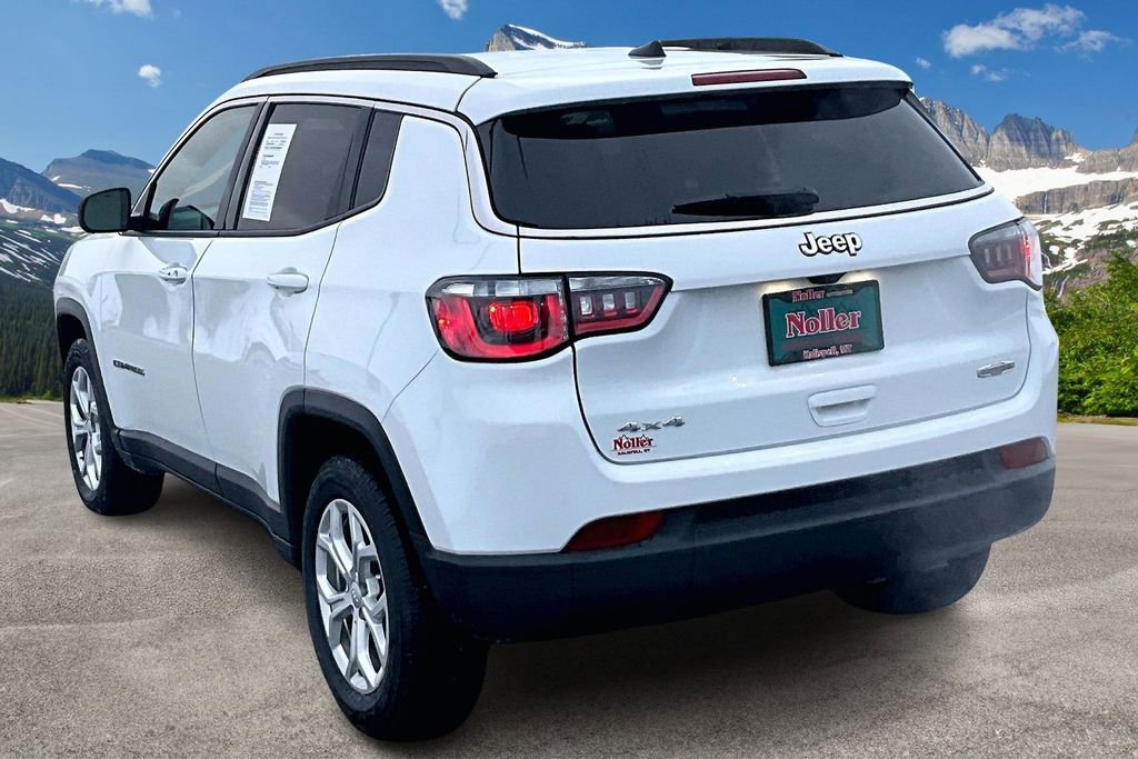 Used 2024 Jeep Compass Latitude image 13