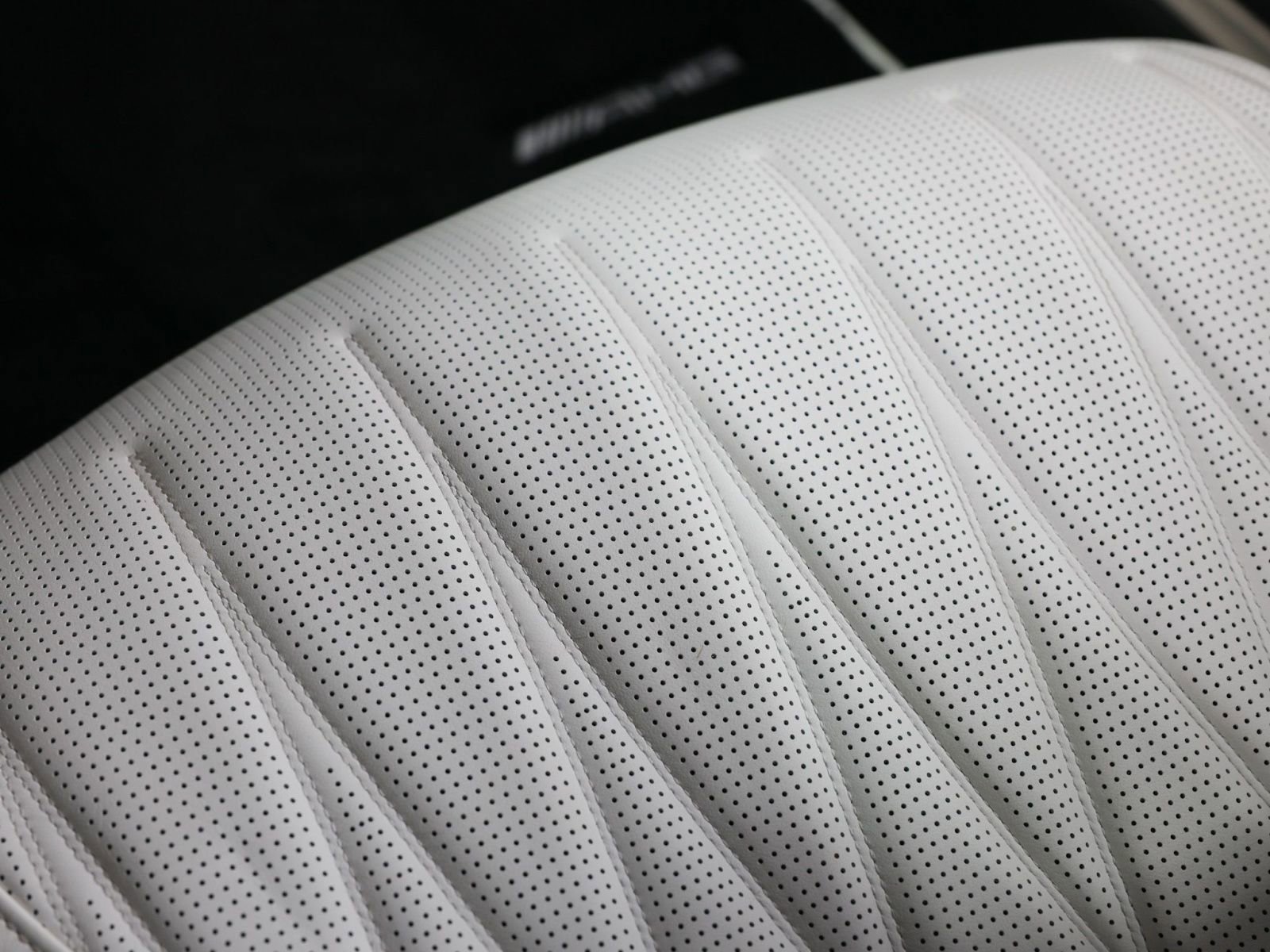 Used 2025 Mercedes-Benz S 63 AMG S w/ Rear Seat Package image 33