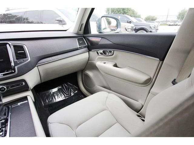 Used 2020 Volvo XC90 T5 Momentum FWD image 9