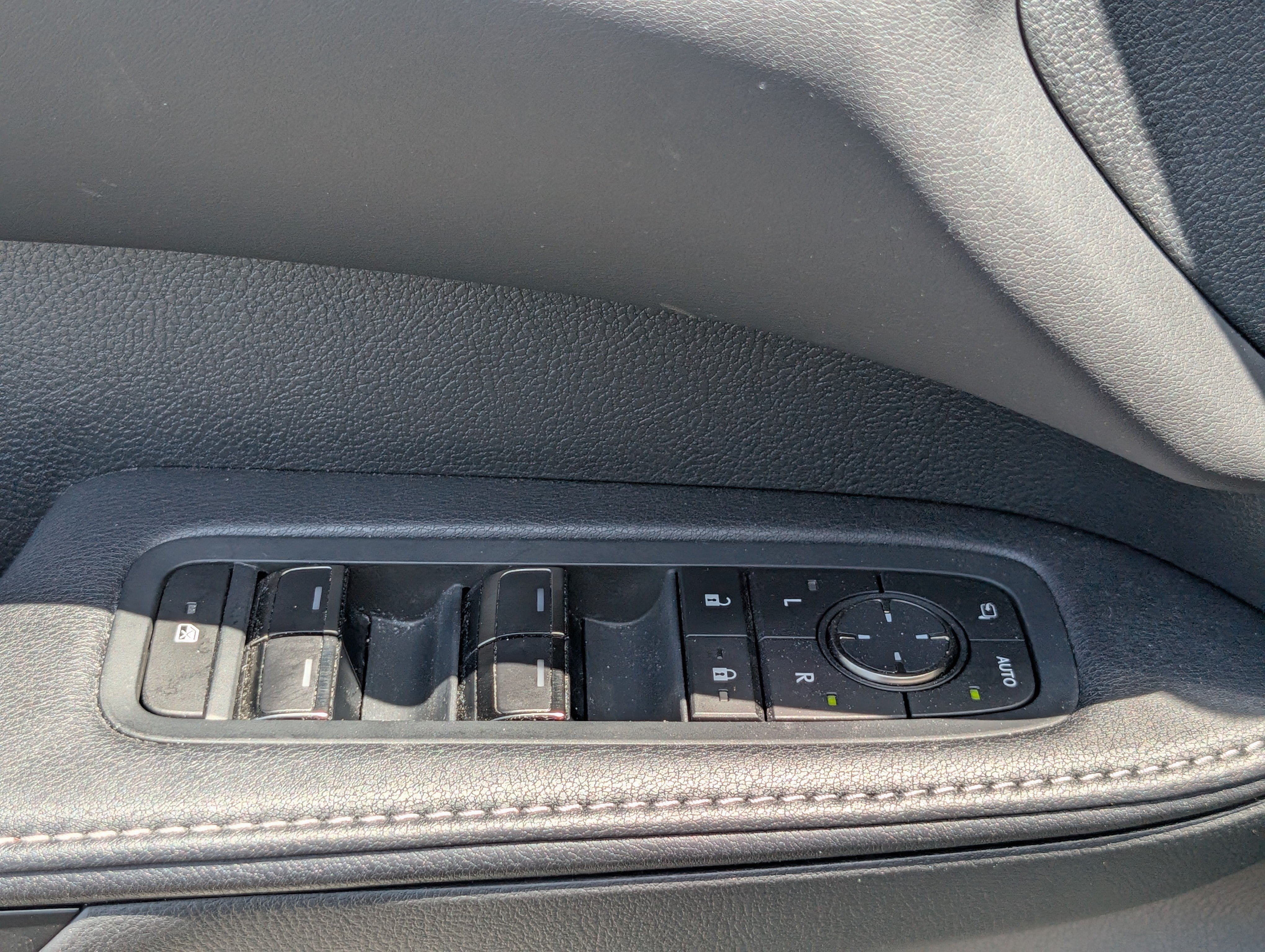 Used 2023 Lexus RX 350 F Sport w/ Accessory Package AWD/4WD image 21