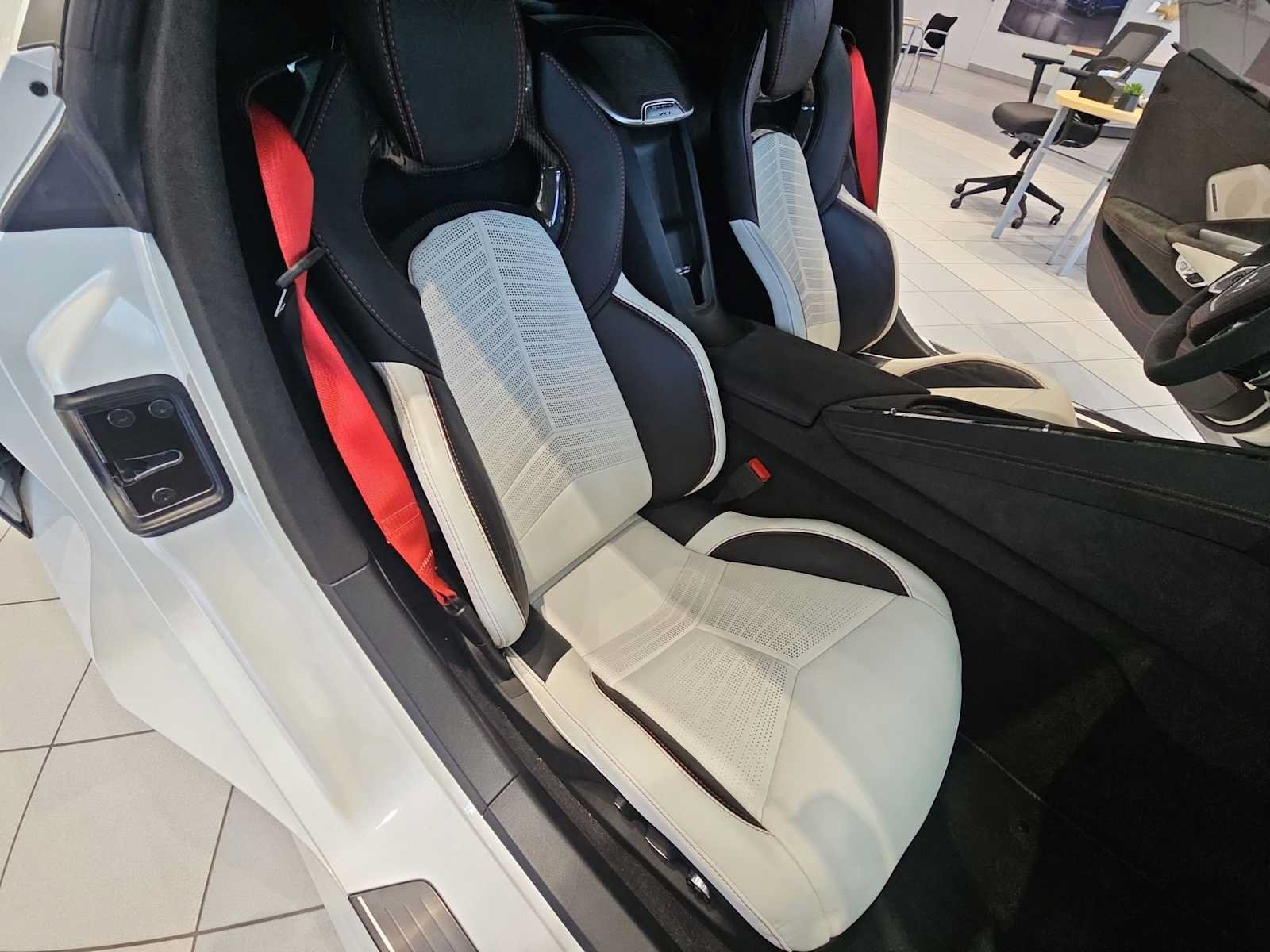Certified 2023 Chevrolet Corvette Stingray Premium Cpe w/ Z51 Performance Package RWD image 18