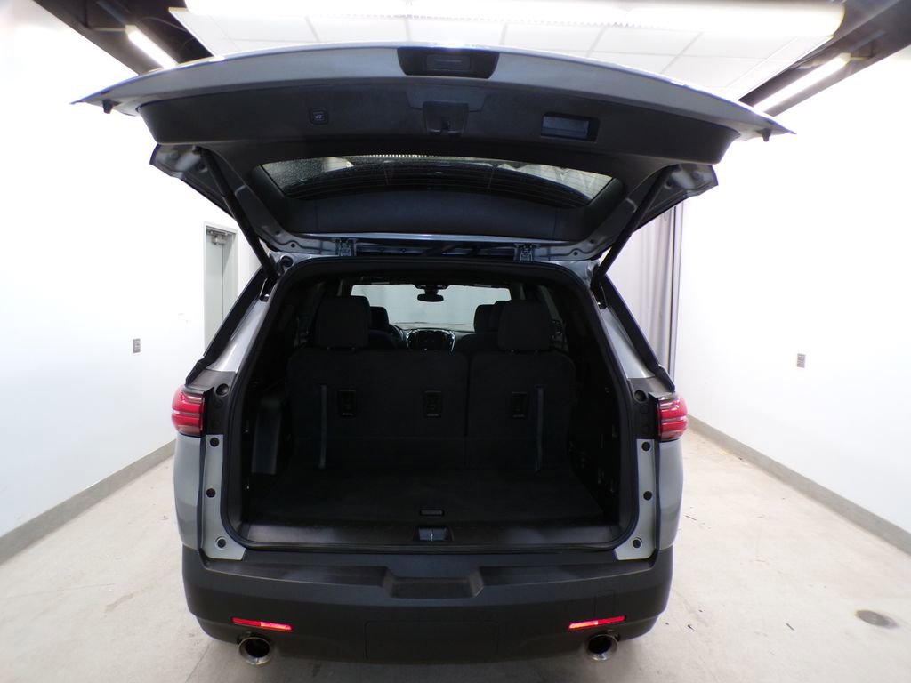 Used 2023 Chevrolet Traverse LT w/ LPO, Floor Liner Package AWD/4WD image 8