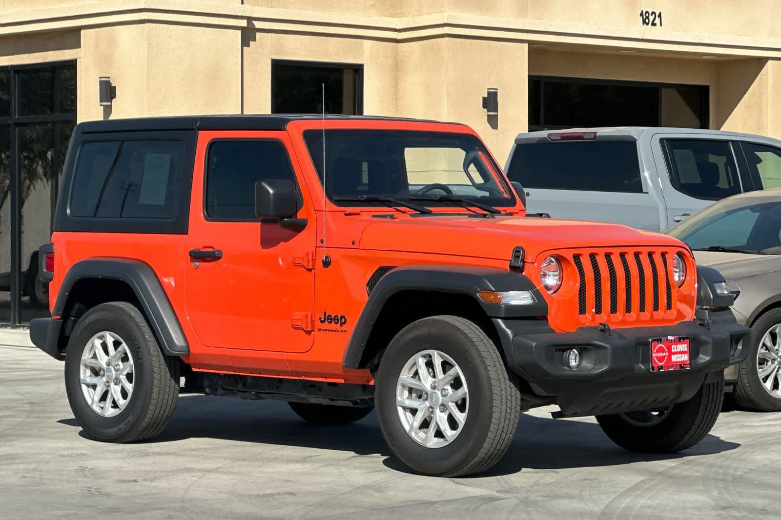 Used 2023 Jeep Wrangler Sport AWD/4WD image 9