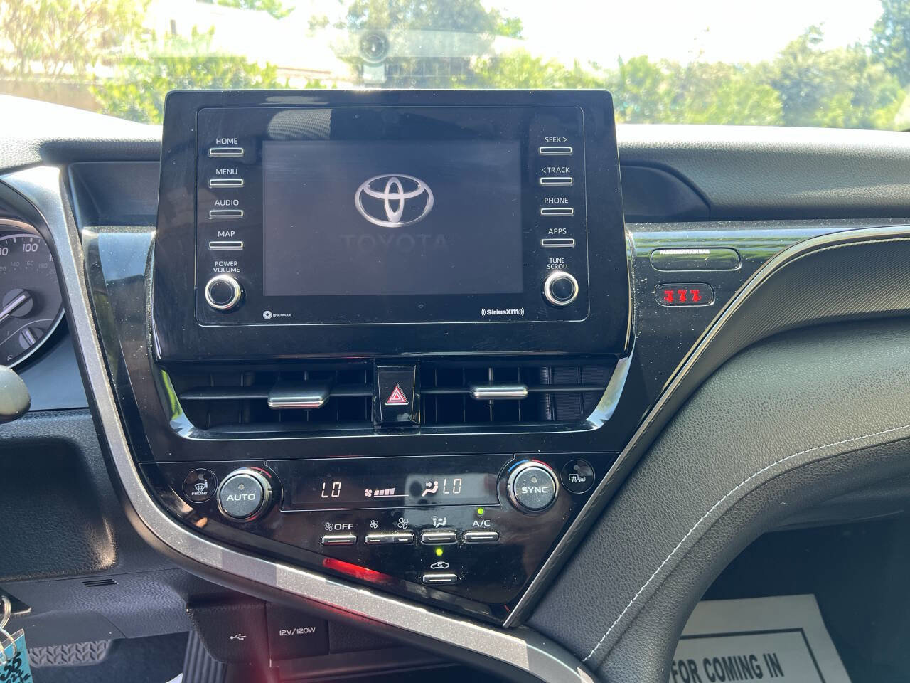 Used 2022 Toyota Camry SE image 33