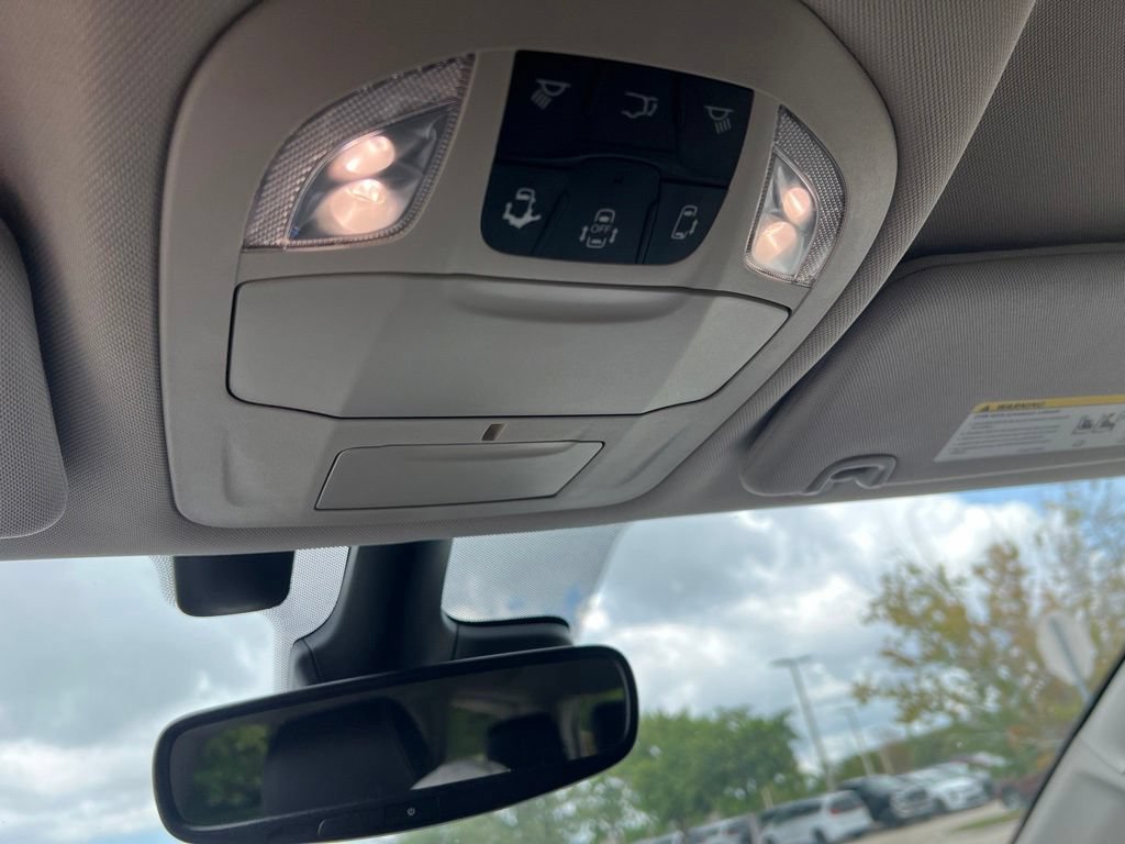 Used 2022 Chrysler Pacifica Touring-L FWD image 36