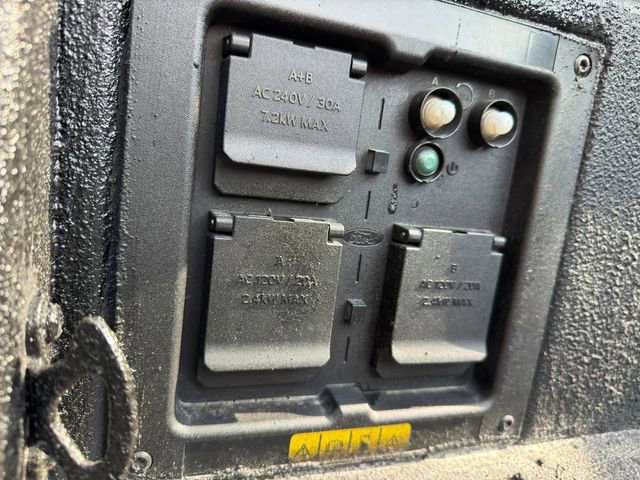 Used 2023 Ford F150 Lightning Platinum image 11