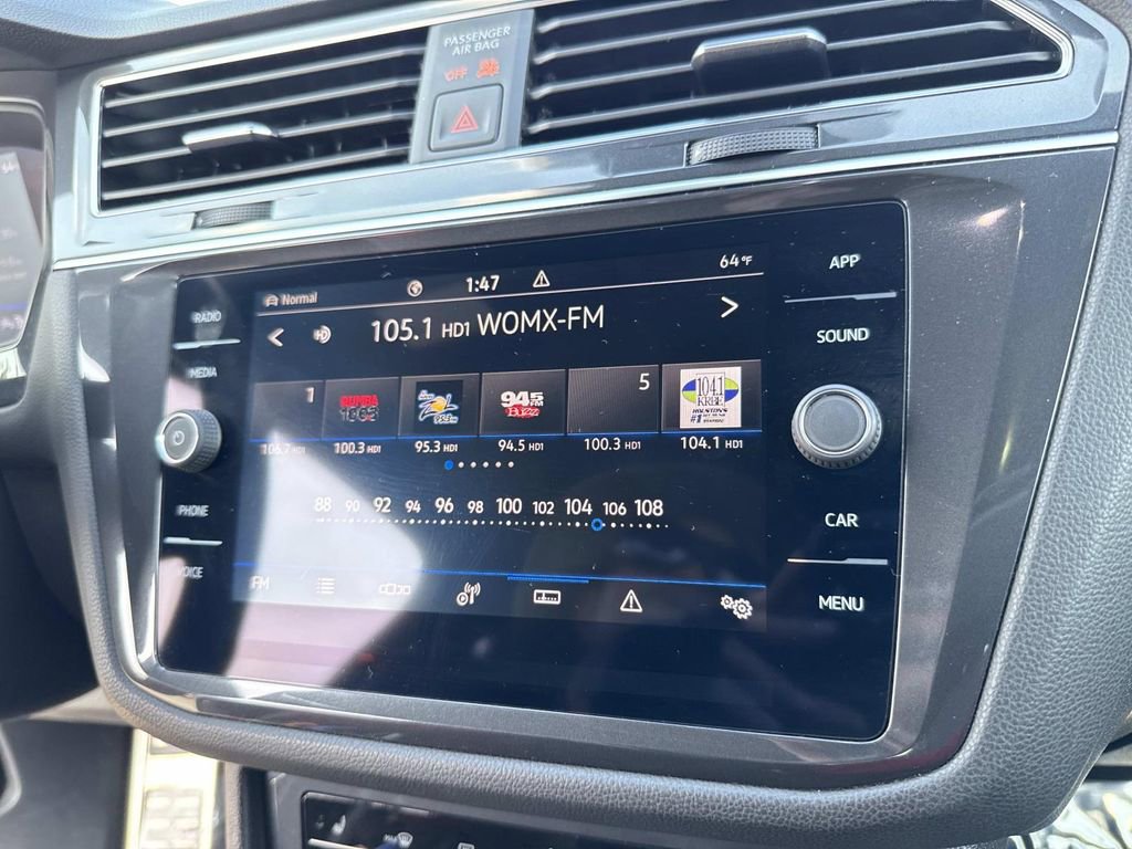 Used 2022 Volkswagen Tiguan SE R-Line image 32