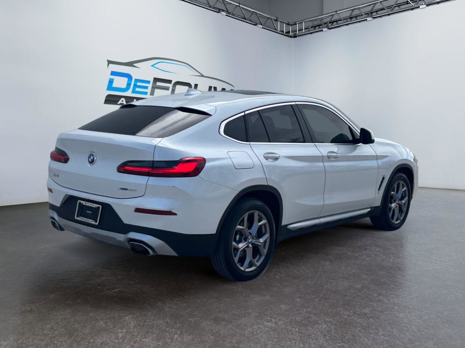 Used 2022 BMW X4 xDrive30i w/ Convenience Package image 3