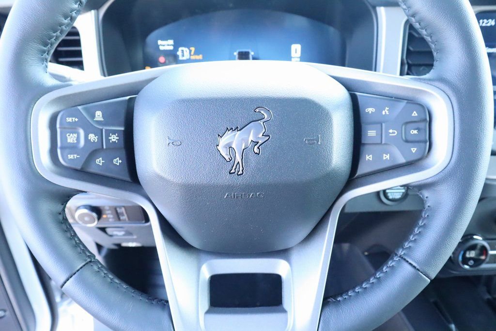 New 2025 Ford Bronco Outer Banks image 3