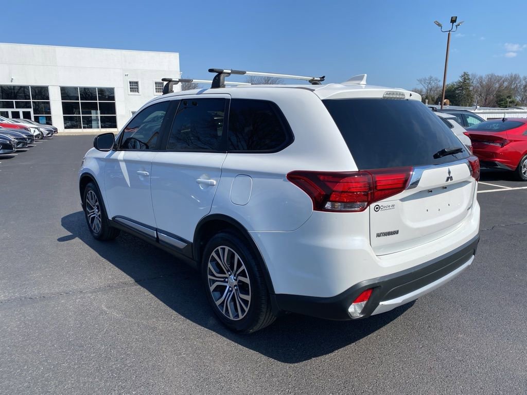 Used 2017 Mitsubishi Outlander ES image 8