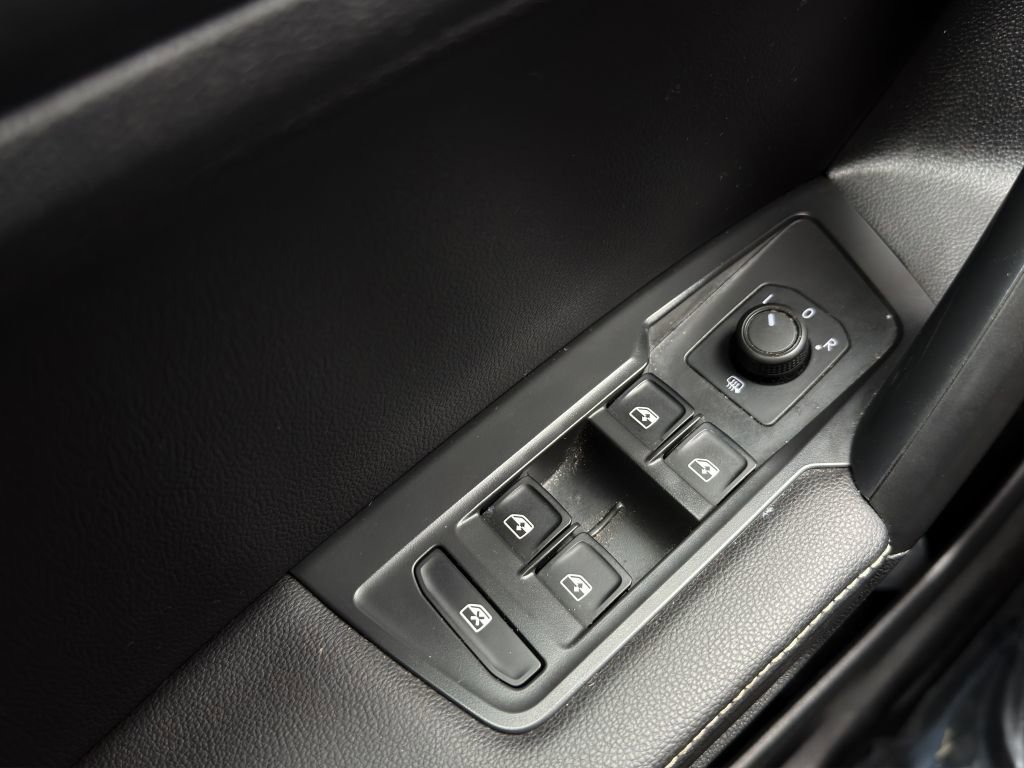 Used 2022 Volkswagen Tiguan S image 11