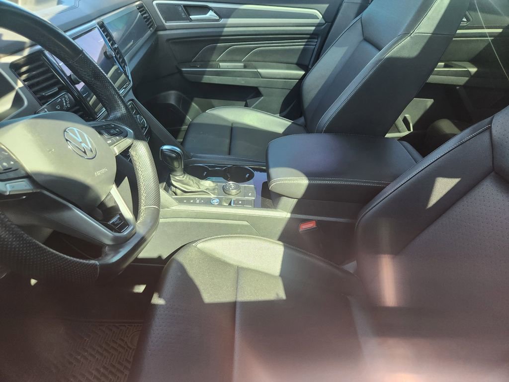 Used 2020 Volkswagen Atlas Cross Sport SEL R-Line AWD/4WD image 11