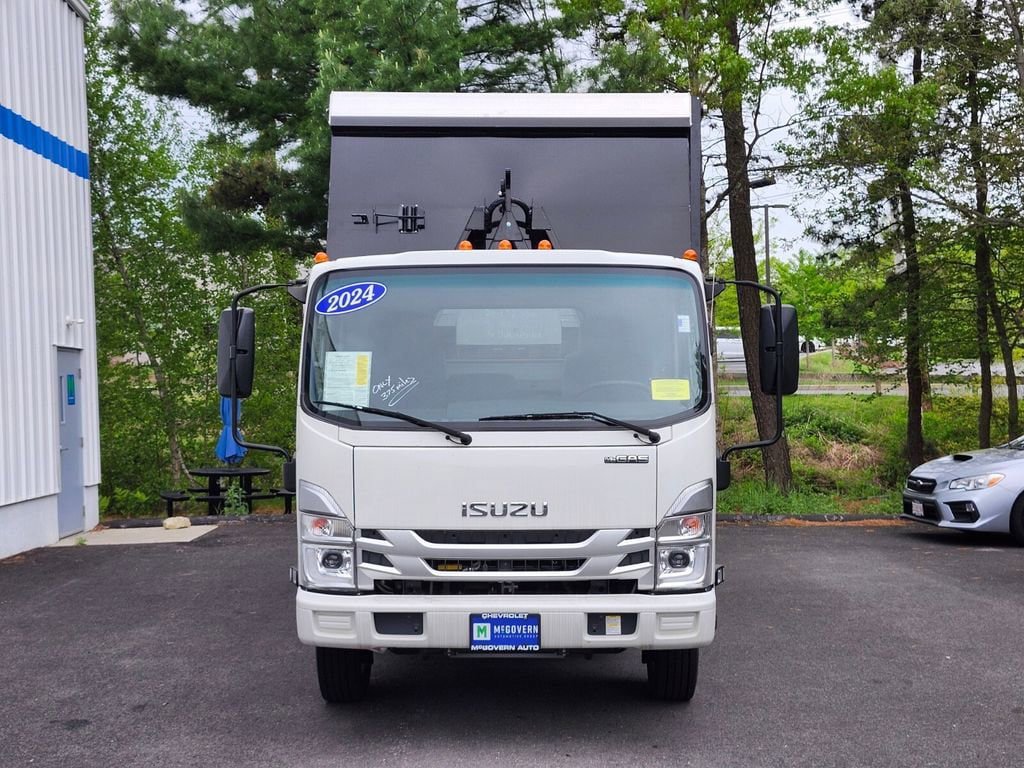 Used 2024 Isuzu NPR RWD image 8