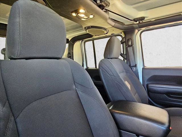 Used 2023 Jeep Gladiator Sport image 23