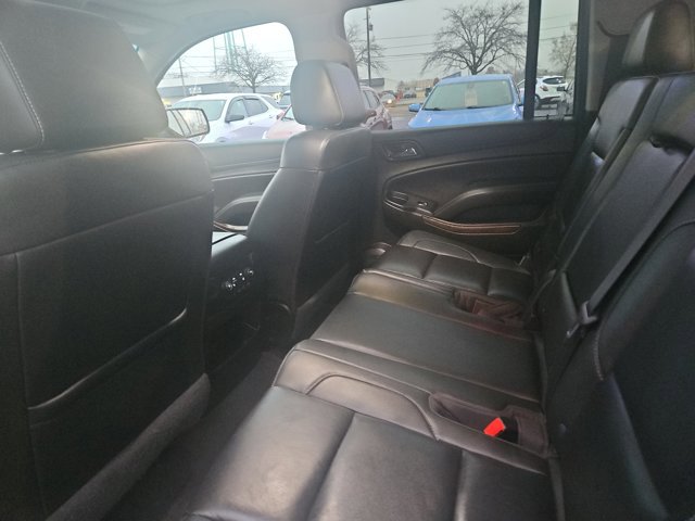 Used 2019 Chevrolet Suburban LT image 18