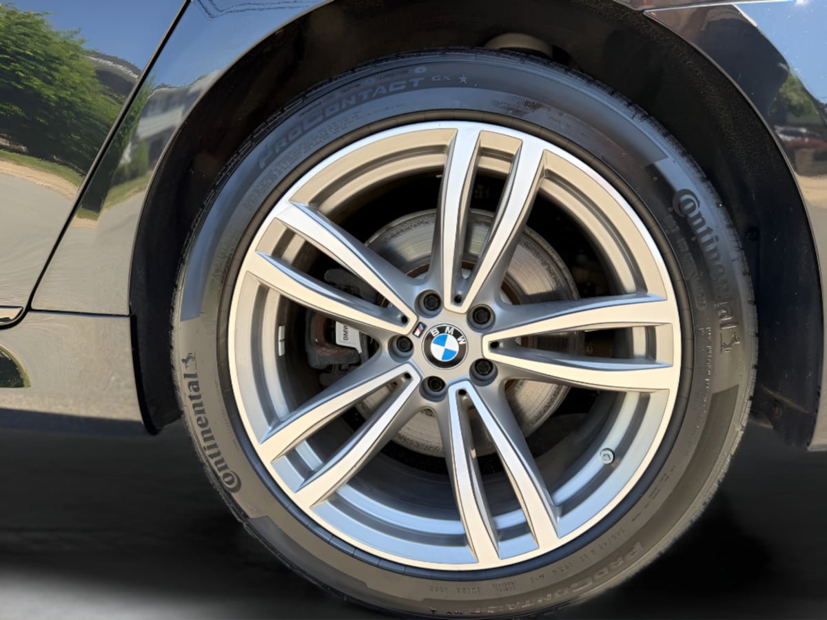 Used 2019 BMW 750i xDrive w/ Executive Package AWD/4WD image 23