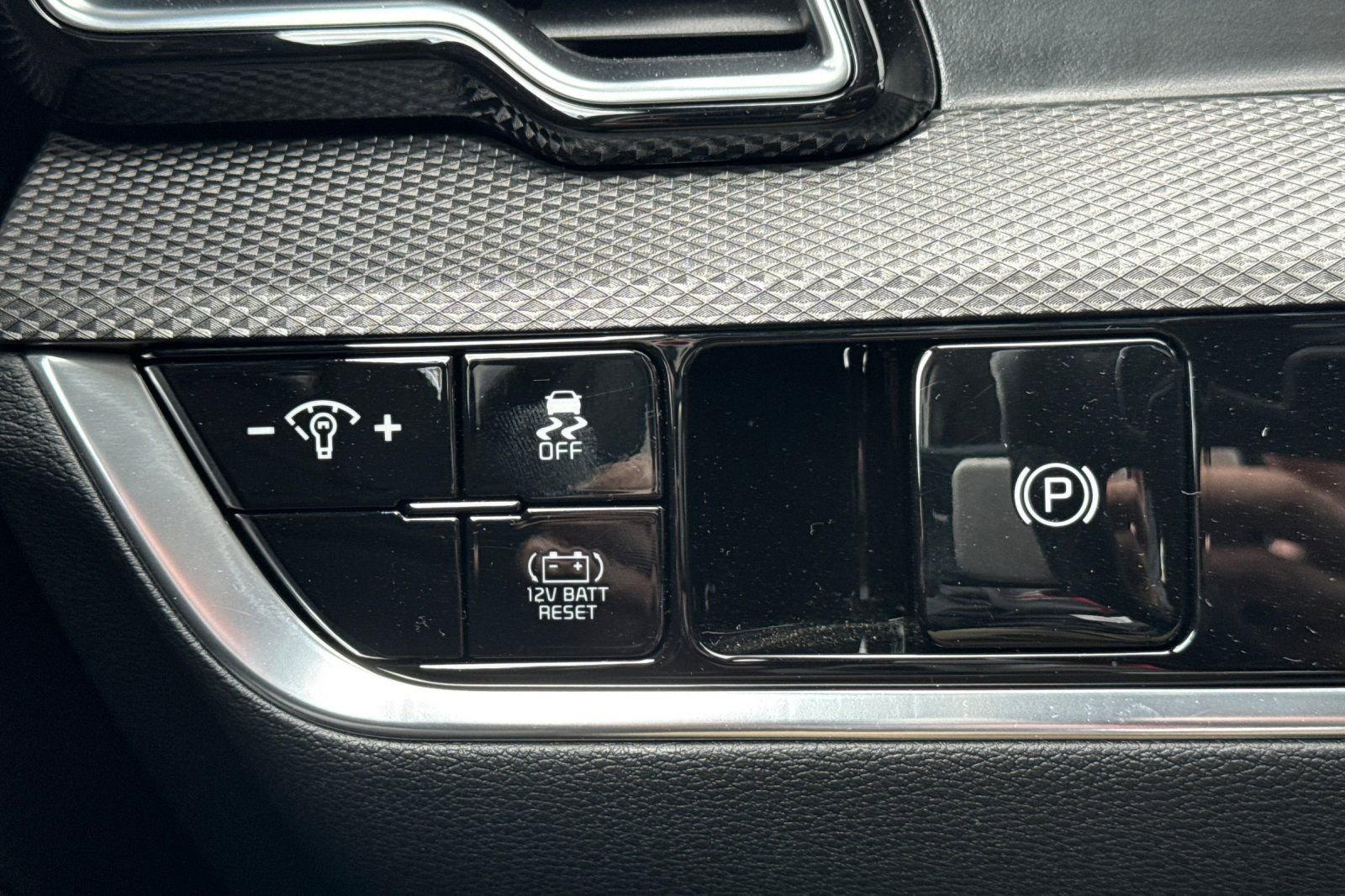 Certified 2025 Kia Sportage LX image 43