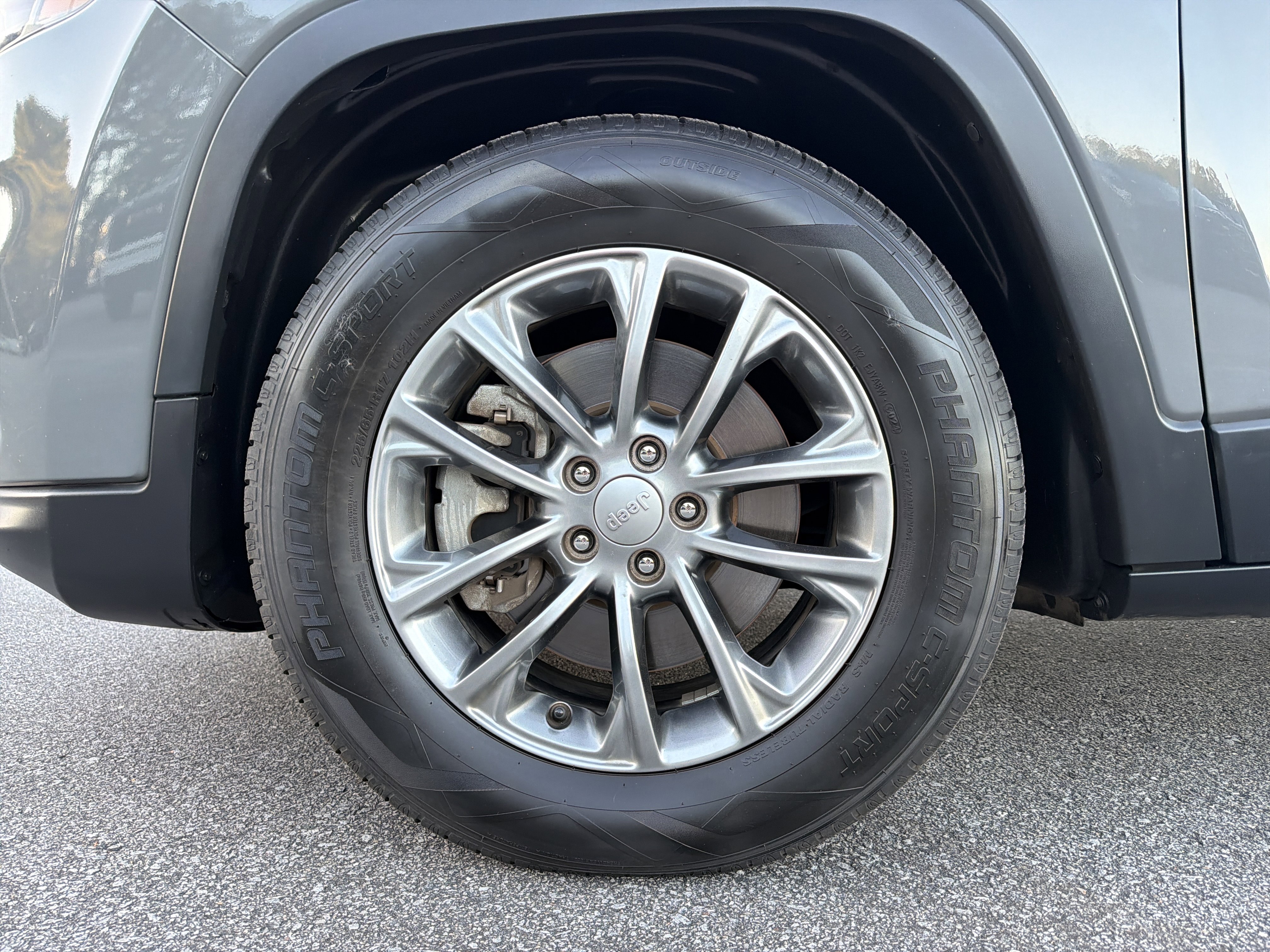 Used 2021 Jeep Cherokee Latitude Lux w/ Sun & Sound Group image 12