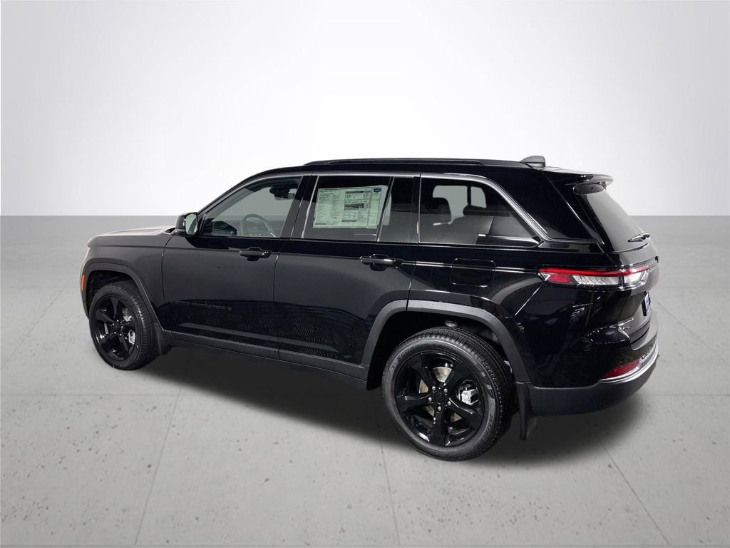 New 2026 Jeep Grand Cherokee Limited w/ Limited Altitude Package AWD/4WD image 8