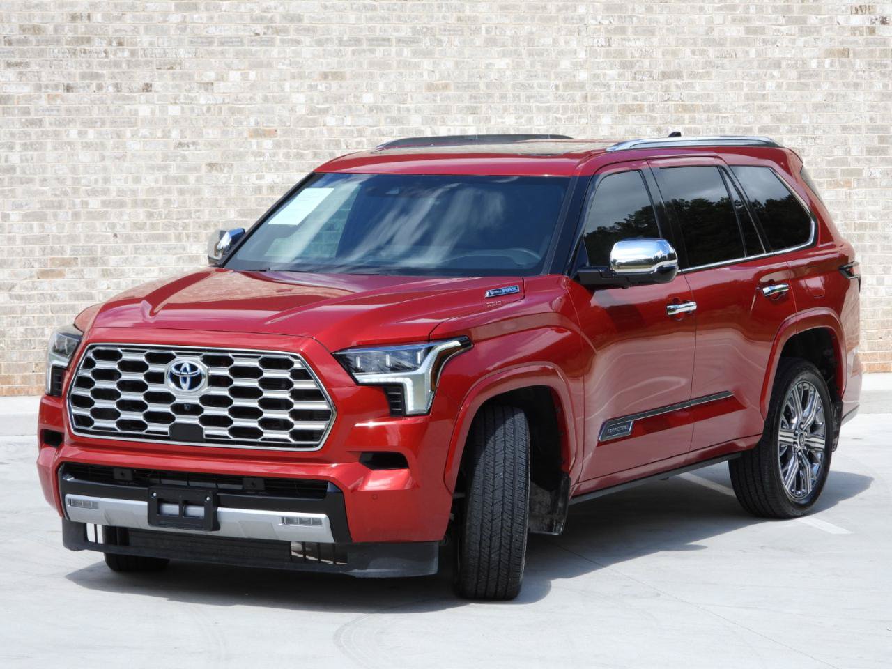 Used 2023 Toyota Sequoia Capstone AWD/4WD image 19