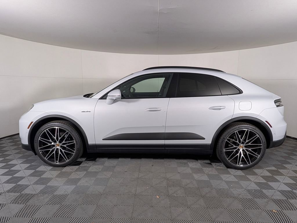 New 2026 Porsche Macan 4 Electric image 2