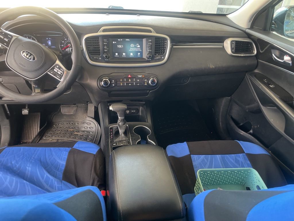 Used 2020 Kia Sorento LX image 11