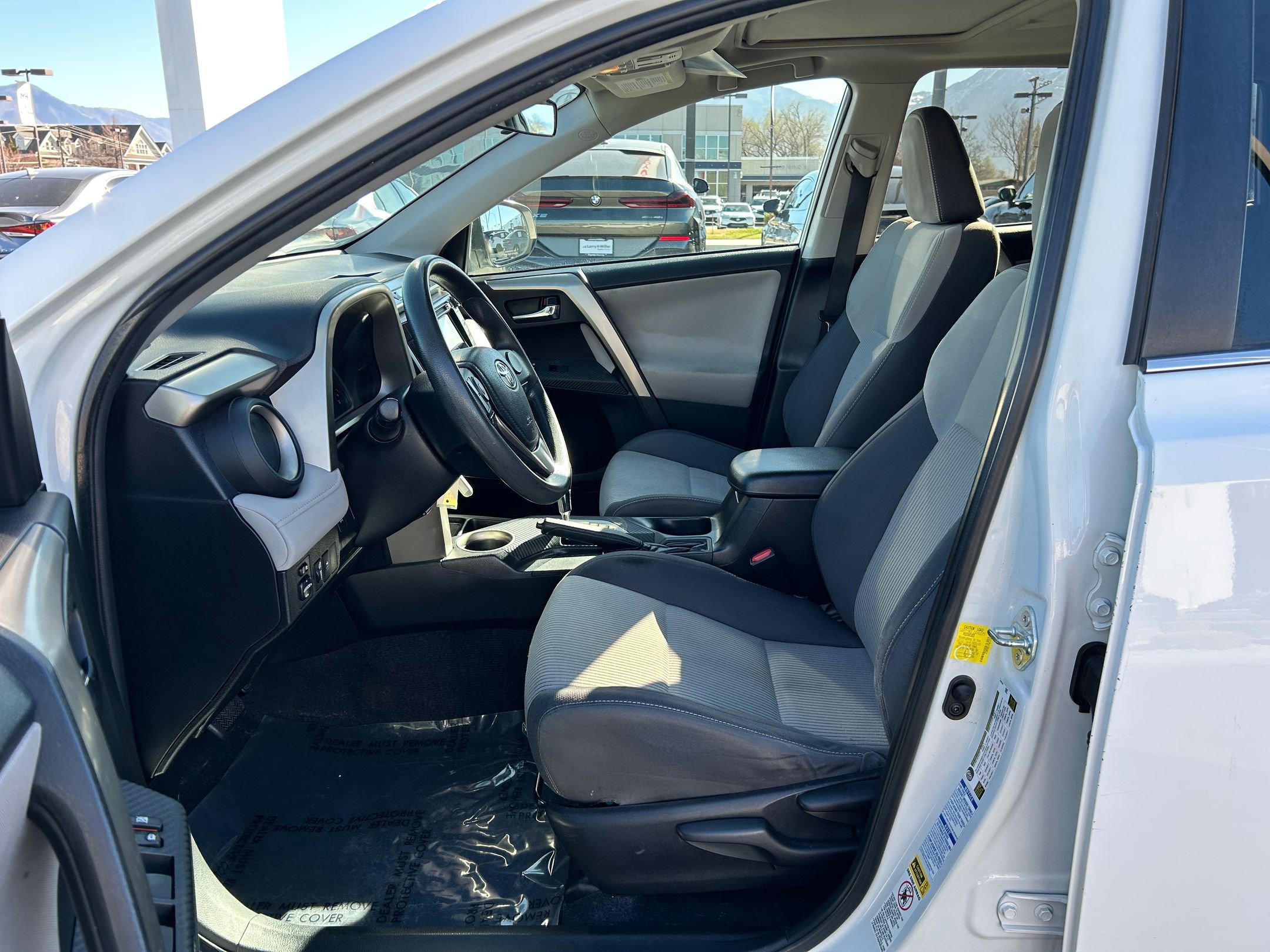 Used 2015 Toyota RAV4 XLE image 11