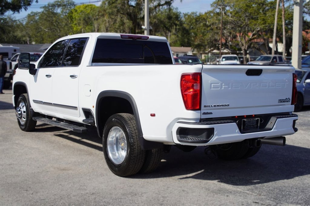 Used 2024 Chevrolet Silverado 3500 High Country w/ Technology Package image 11