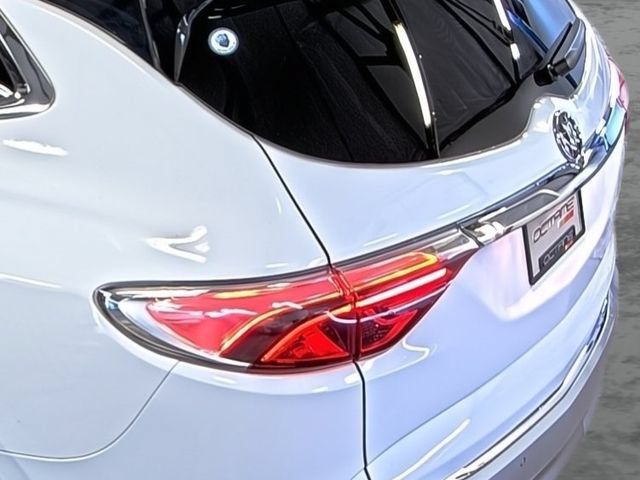 Used 2022 Buick Enclave Essence FWD image 11