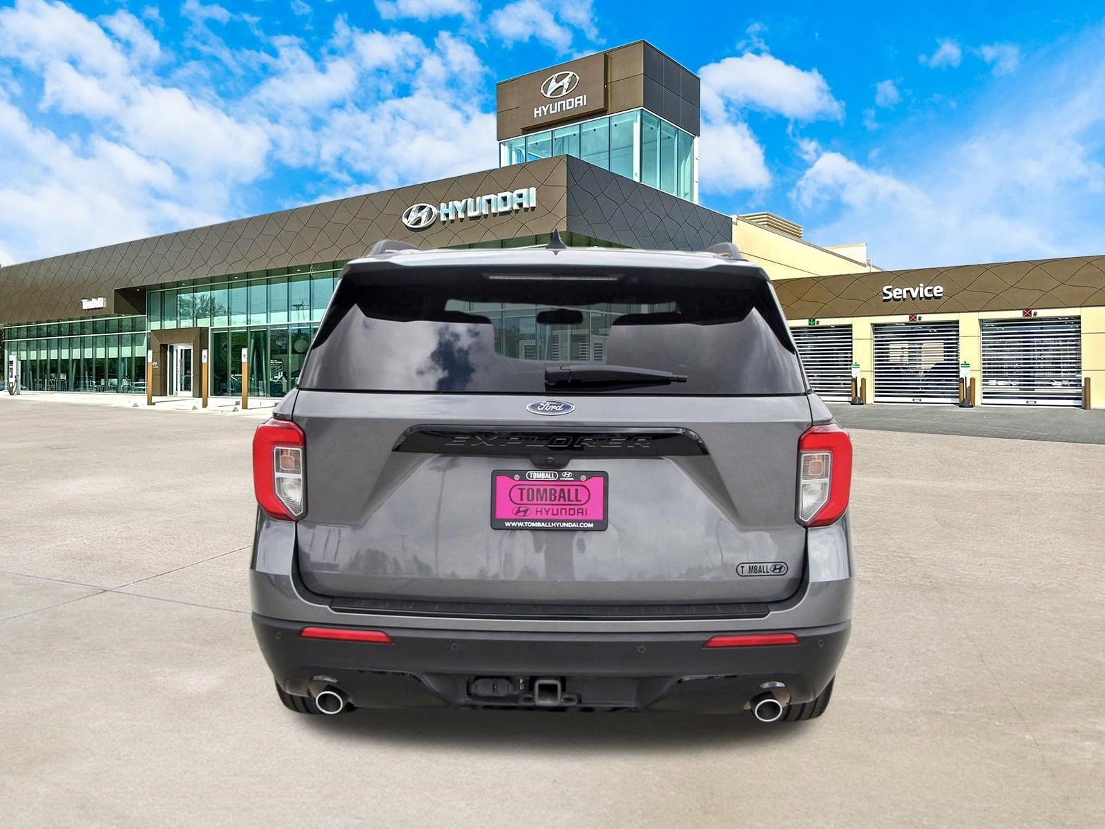 Used 2024 Ford Explorer ST-Line w/ Class IV Trailer Tow Package image 7