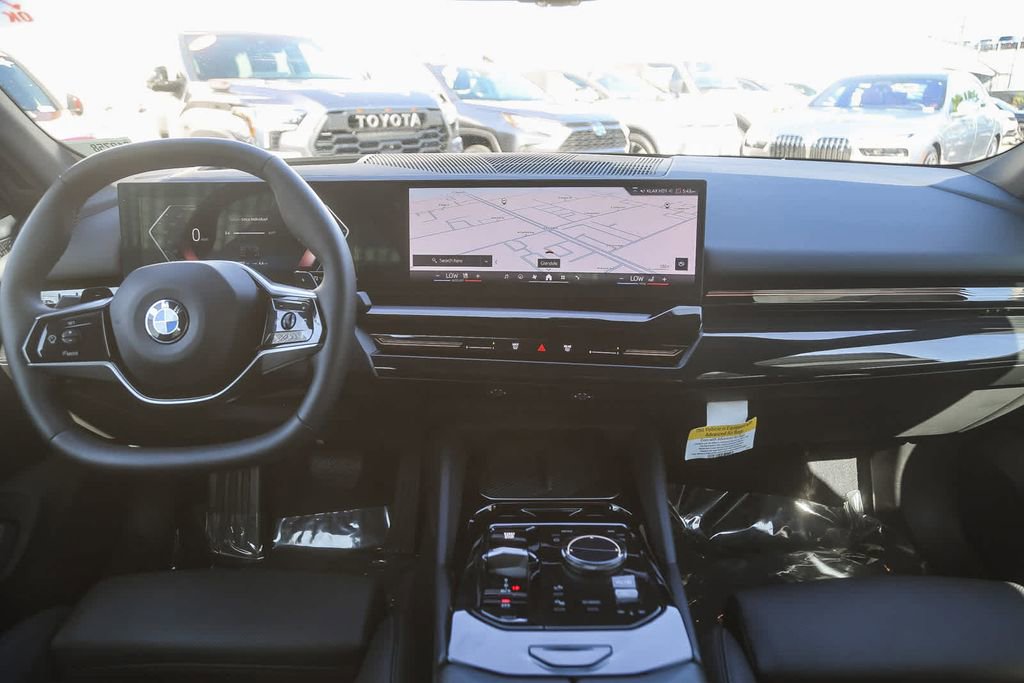Certified 2025 BMW 530i image 9
