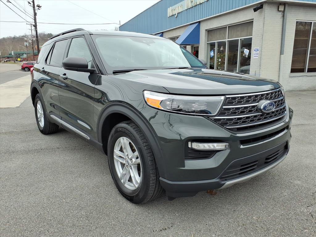 Used 2023 Ford Explorer XLT w/ Equipment Group 202A AWD/4WD image 9
