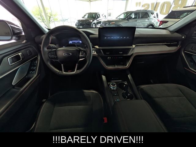 Used 2025 Ford Explorer ST image 11