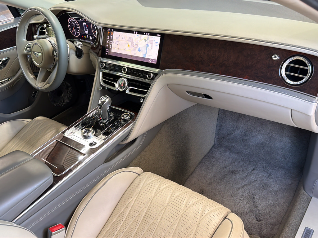 Used 2021 Bentley Flying Spur W12 AWD/4WD image 2
