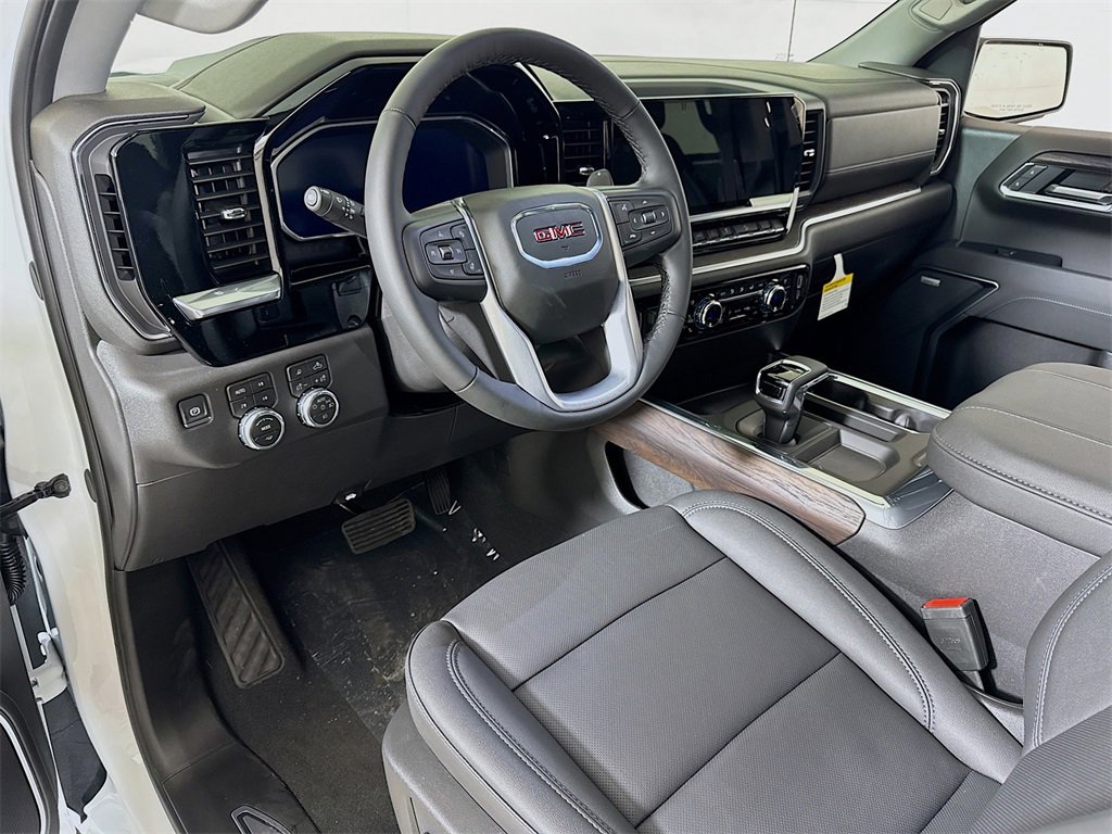 New 2026 GMC Sierra 1500 SLT image 5