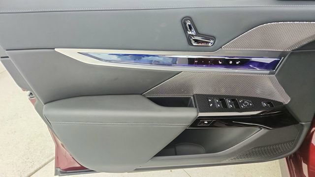 Used 2025 BMW 740i image 37