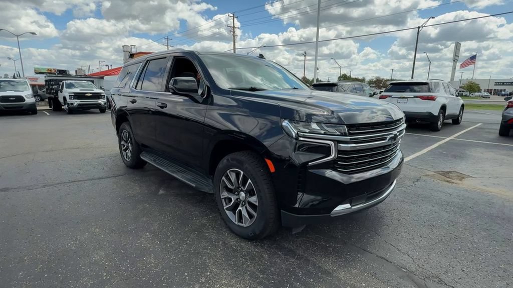 Used 2021 Chevrolet Tahoe LT w/ LT Signature Package AWD/4WD image 2