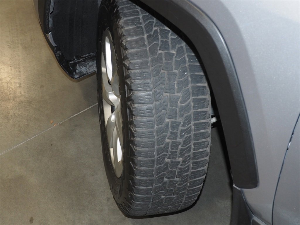 Used 2021 Toyota RAV4 LE image 16