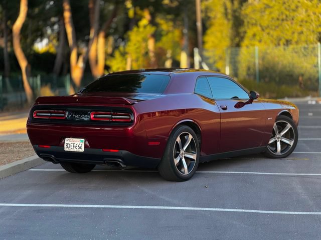 Used 2019 Dodge Challenger R/T w/ Driver Convenience Group RWD image 23