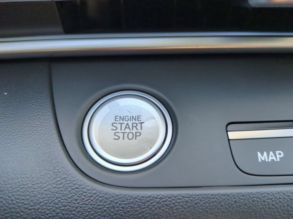 New 2026 Hyundai Elantra Limited FWD image 36