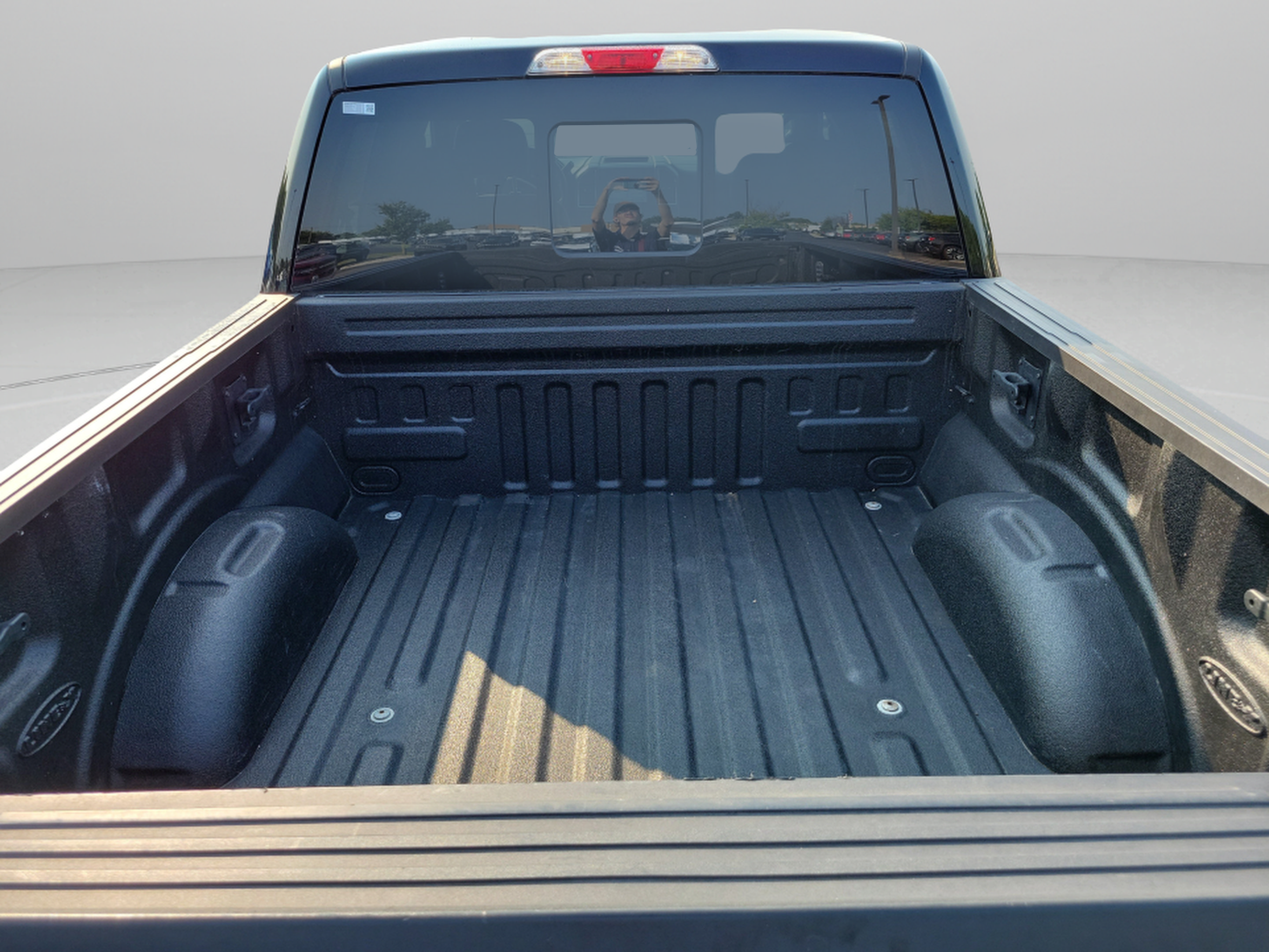 Used 2016 Ford F150 XLT w/ Equipment Group 302A Luxury AWD/4WD image 7