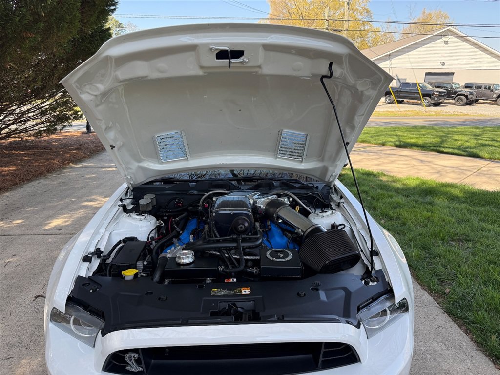 Used 2013 Ford Mustang Shelby GT500 RWD image 57