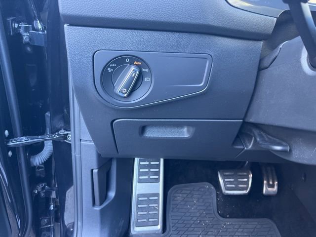 Used 2024 Volkswagen Tiguan SEL R-Line image 31